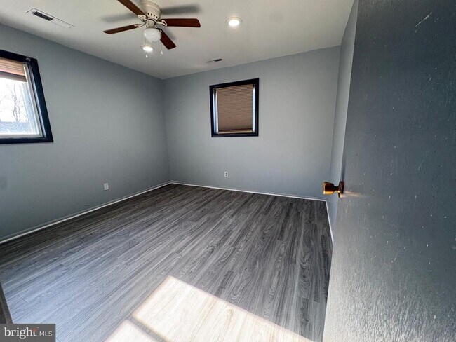 Foto del edificio - 4369 Hollins Ferry Rd