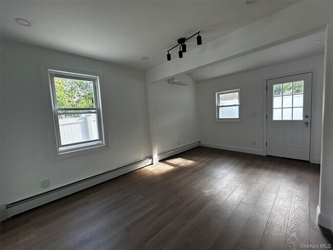 Foto del edificio - 64-46 217th St