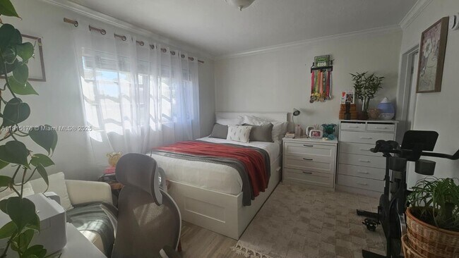 Foto del edificio - 4758 W Flagler St