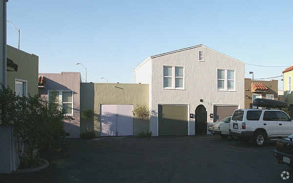 Building Photo - 1907 San Joaquin St