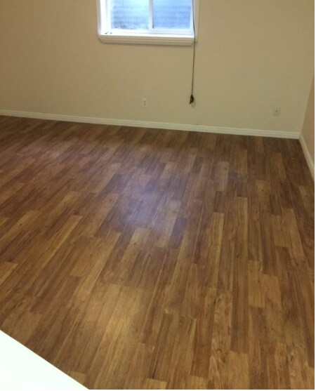 Primary Photo - 561 E Cobblestone Dr