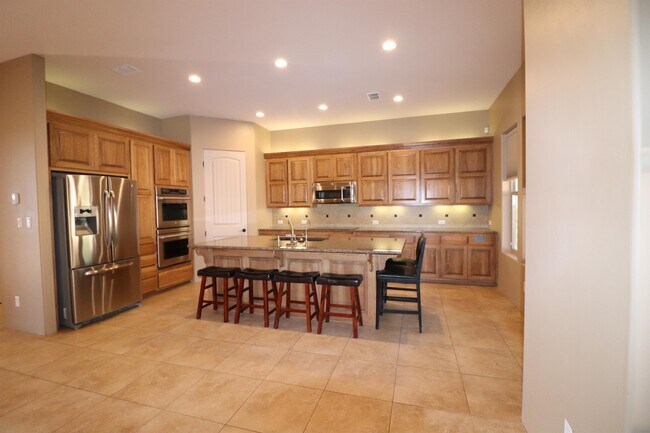 Foto del edificio - 42 Express Blvd