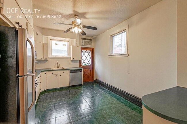 Building Photo - Fantastic East Passyunk Three Bedroom Rowhome