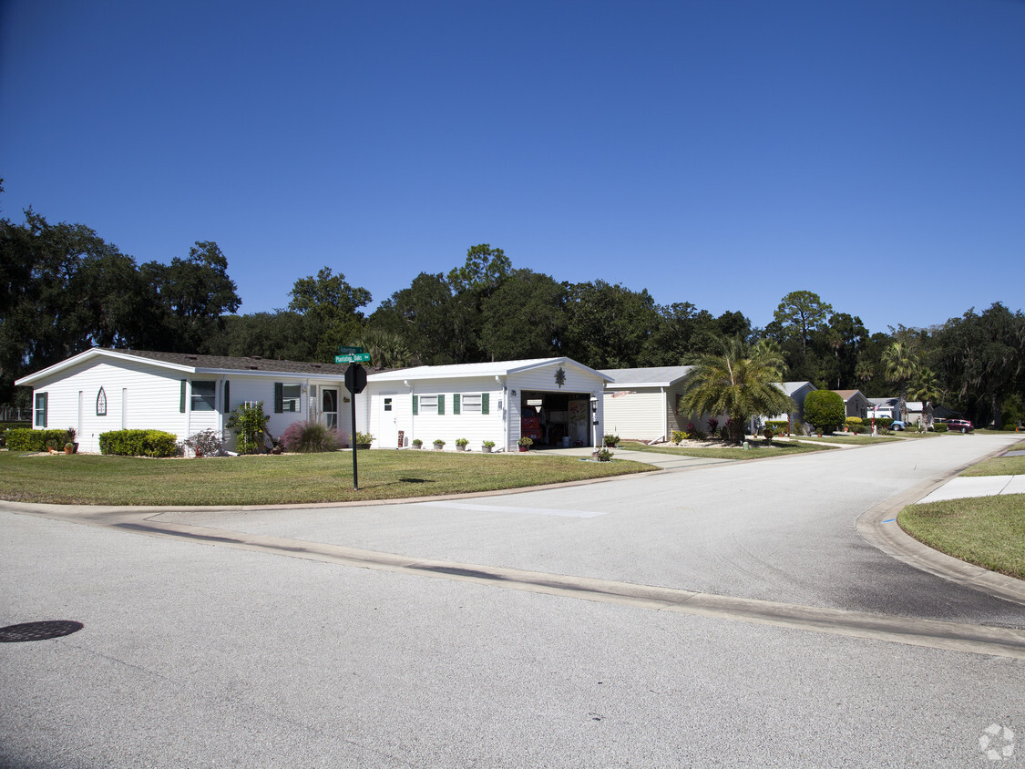 Building Photo - Plantation Oaks