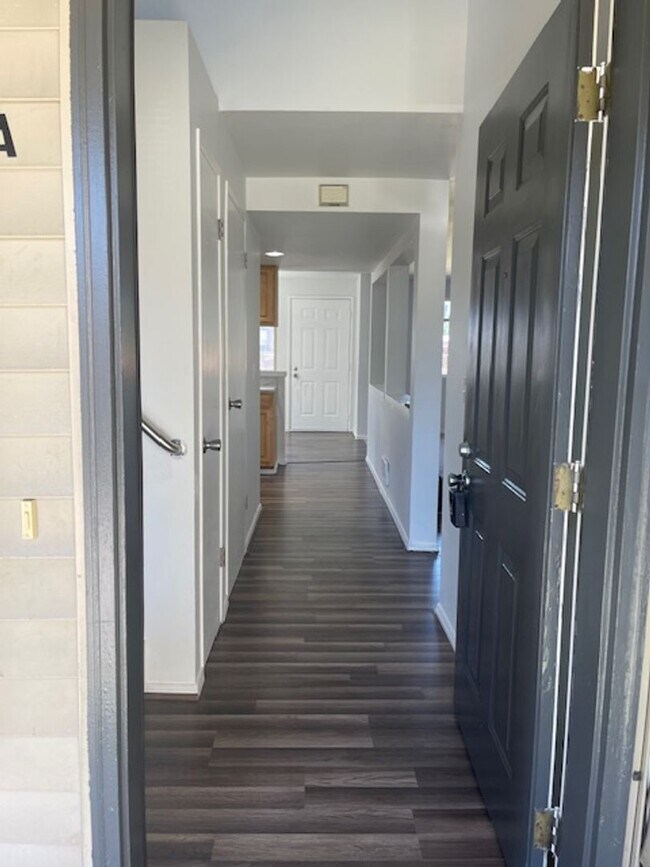 Building Photo - 3 Bed, 2 1/2 Bath Apartment w/garage in duplex in Auburn, WA, $2,750/mo.