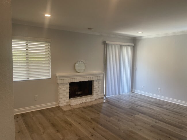 Building Photo - 28061 Mariposa