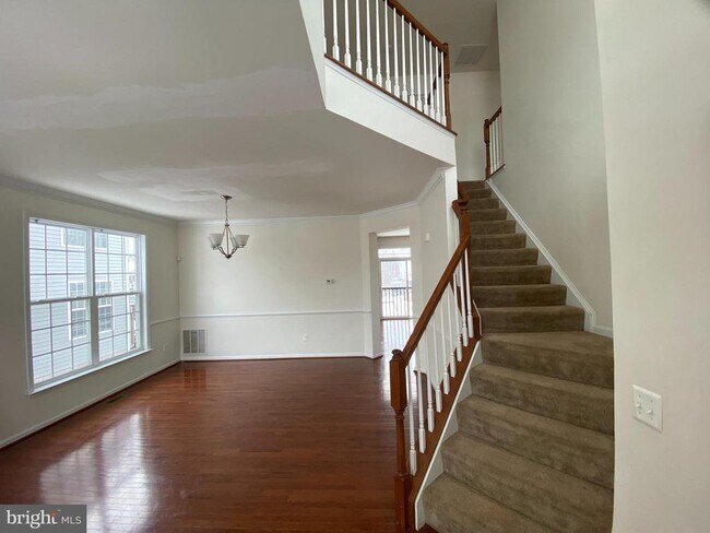 Building Photo - 15113 Santander Dr