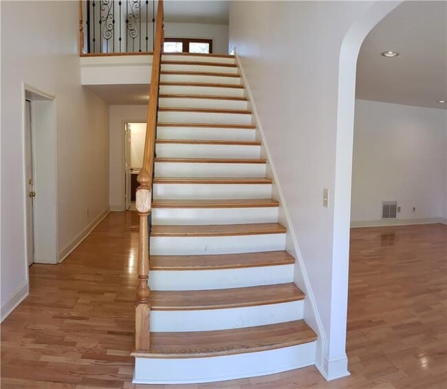 Foto del edificio - 3662 Rock Springs Dr