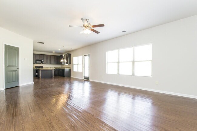 Building Photo - 2117 Juniper Ives Ct SE