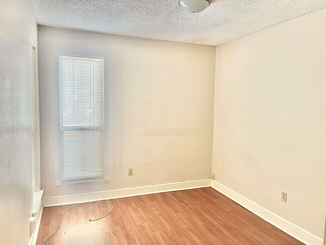 Building Photo - 4371 Jefferson Woods Dr