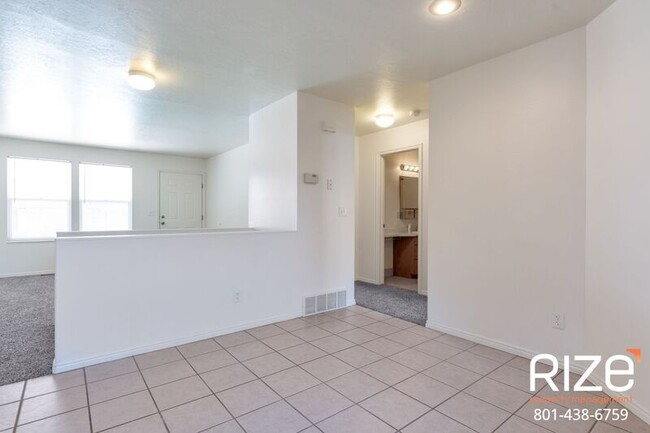 Building Photo - 173 E 8000 S