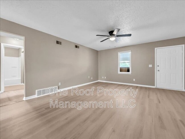 Foto del edificio - 1911 Chateau Dr