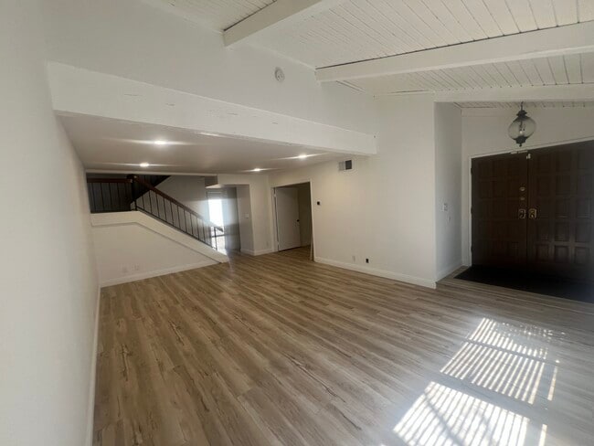 Building Photo - 8470 Winnetka Ave