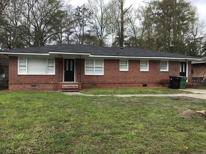 Primary Photo - 2411 Laurel Dr