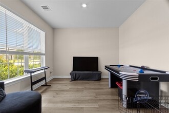 Building Photo - 3009 Floating Barque Dr