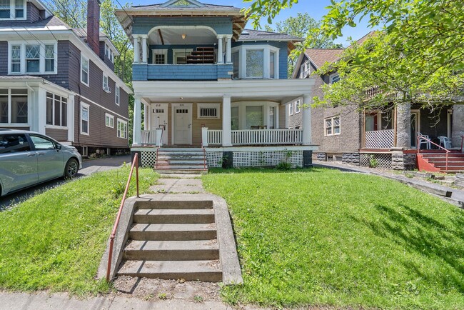 Building Photo - 816-818 Maryland Ave - Upstairs Unit 2