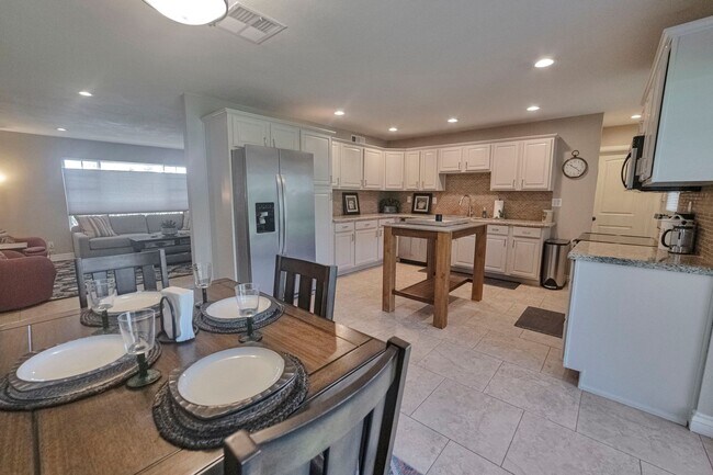 Building Photo - Amazing 3 Bed/2 Bath Home in Old Town Scottsdale