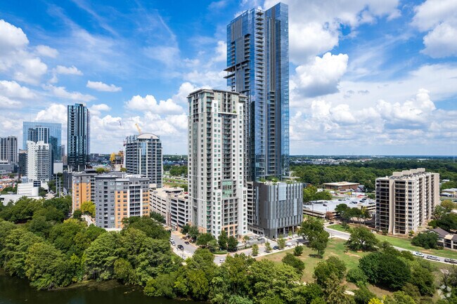 Foto aérea - Milago Condominiums