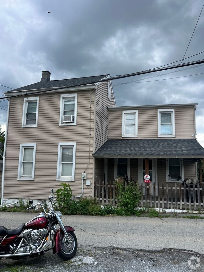 Building Photo - 643 Ave G