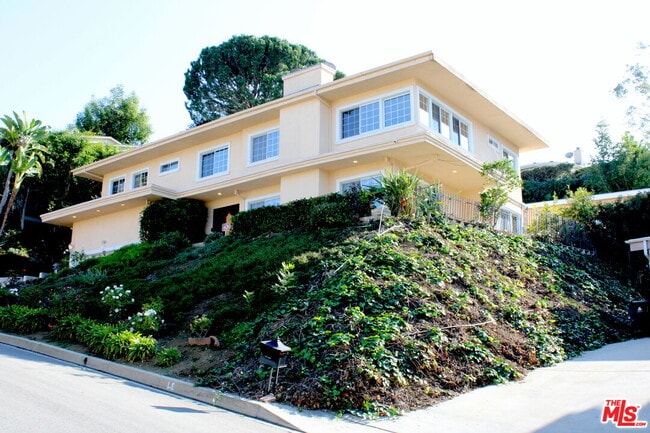 Building Photo - 11502 Dona Teresa Dr