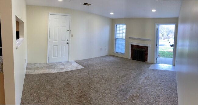 Building Photo - 10 Squire Ct