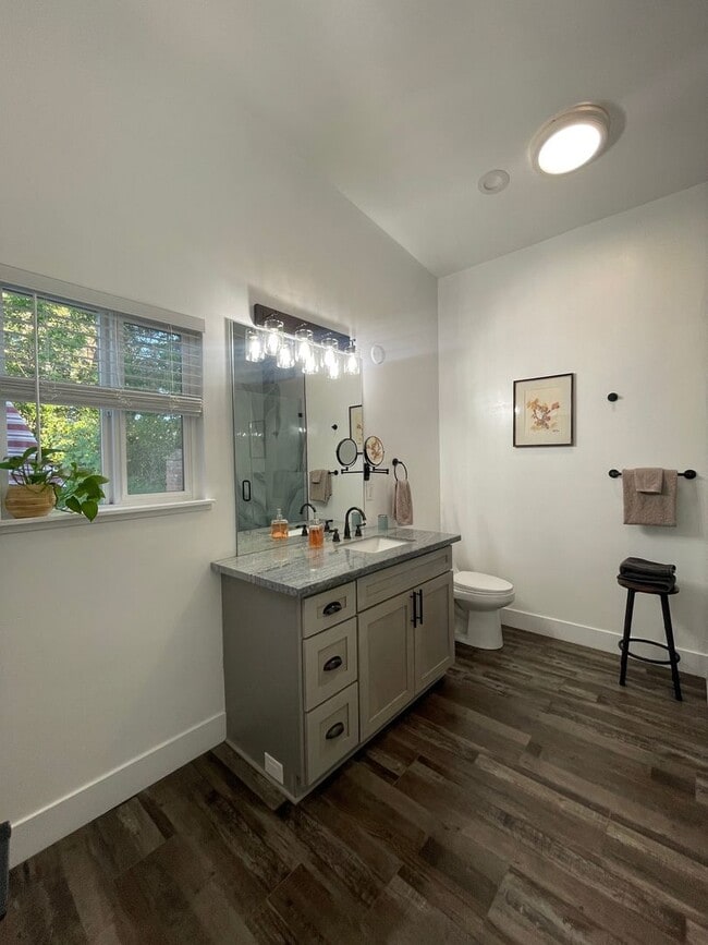 Foto del edificio - Newly Build Custom Cottage near Arden Park