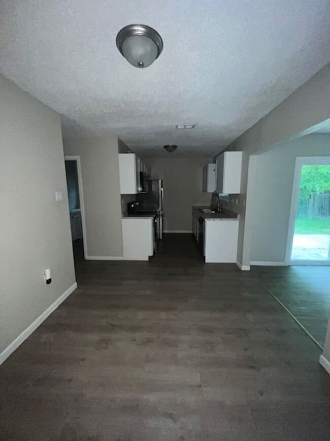 Foto del edificio - 2506 Hidden Valley Dr