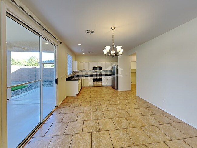 Foto del edificio - 9742 E Knowles Ave