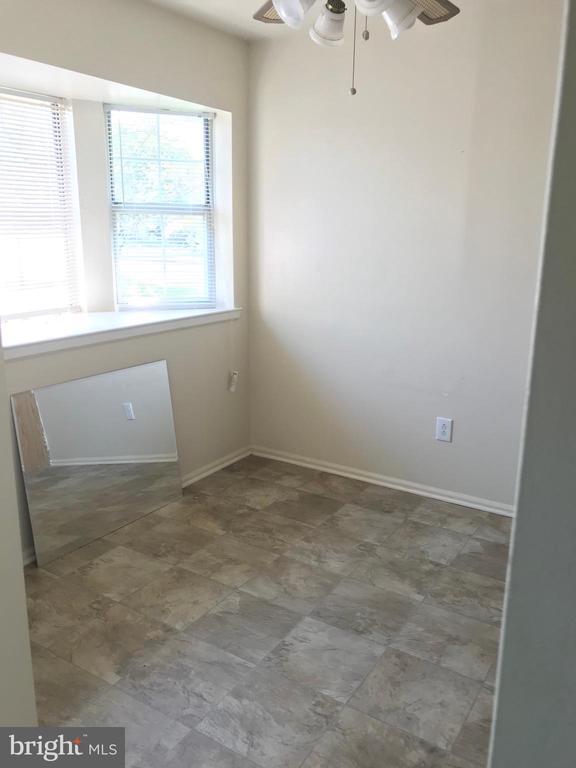 Foto del edificio - 20 Lancaster Ct