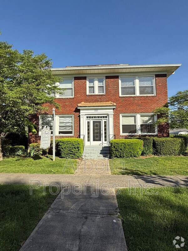 Building Photo - 707 E Unaka Ave
