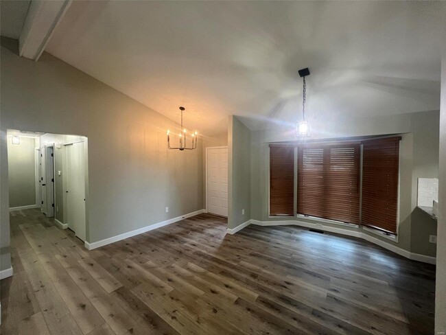 Building Photo - 4 Ridge Oak Ct