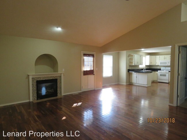 Building Photo - 3 br, 2 bath House - 574 Peachum Pl