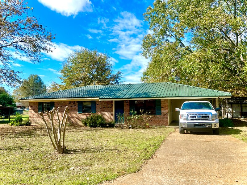 Primary Photo - 150 Mason Dr E
