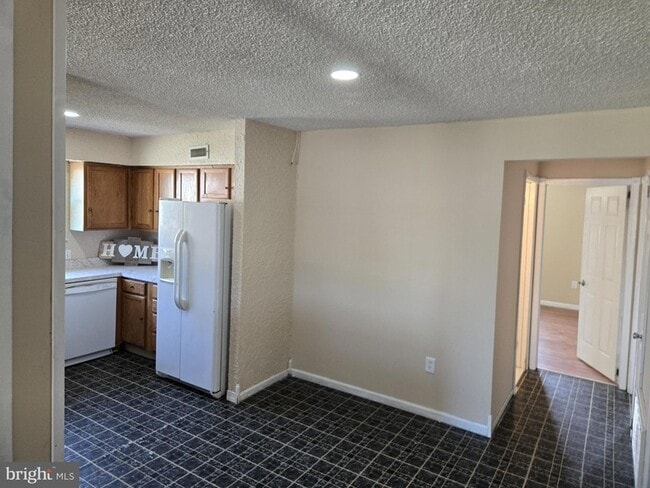 Building Photo - 21 Aldeberan Dr