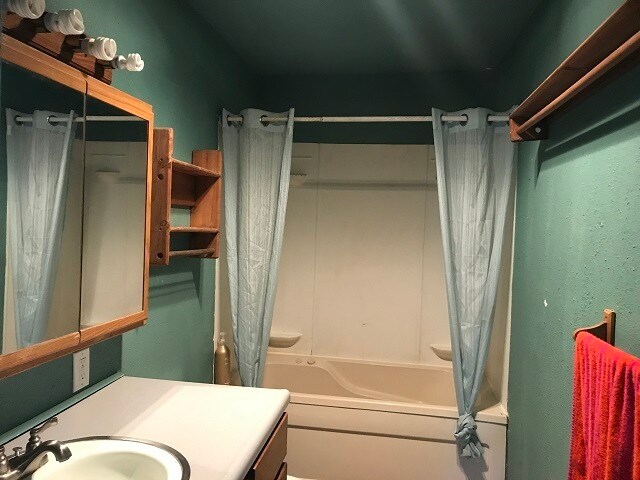 Foto del edificio - VANCOUVER ONE BEDROOM WITH SHOP
