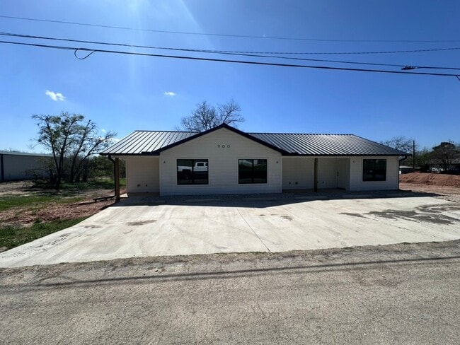 Building Photo - 900 W Highland Ave