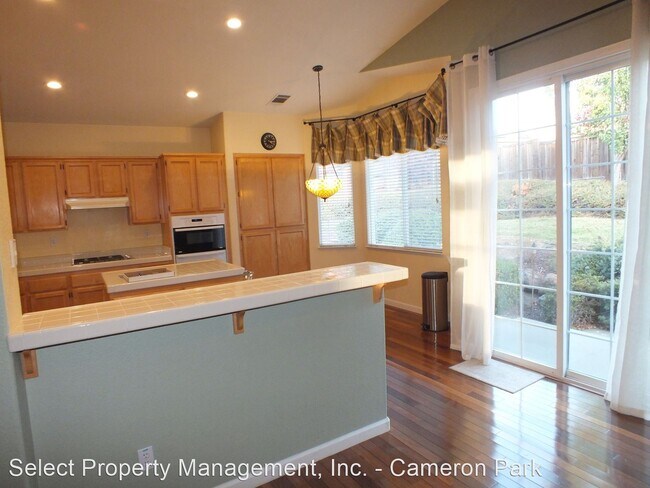 Building Photo - 3 br, 2.5 bath House - 3633 Devon Way