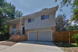 Building Photo - 8610 Pine Shores Dr