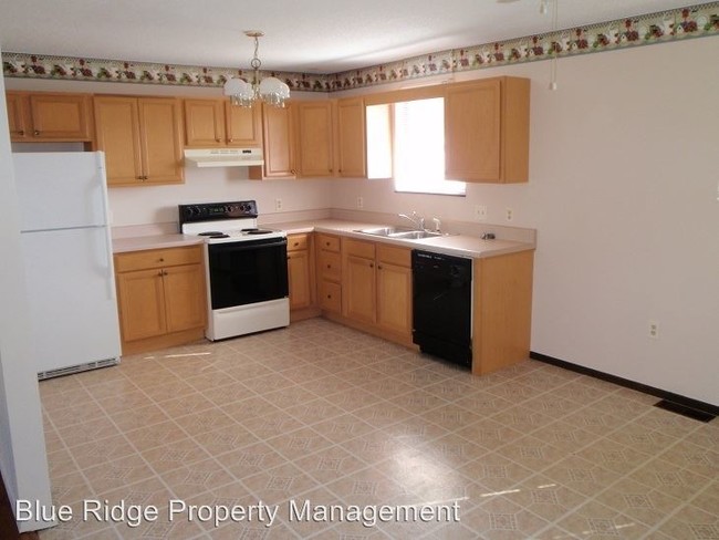 Foto del edificio - 3 br, 1.5 bath House - 935 Ragle