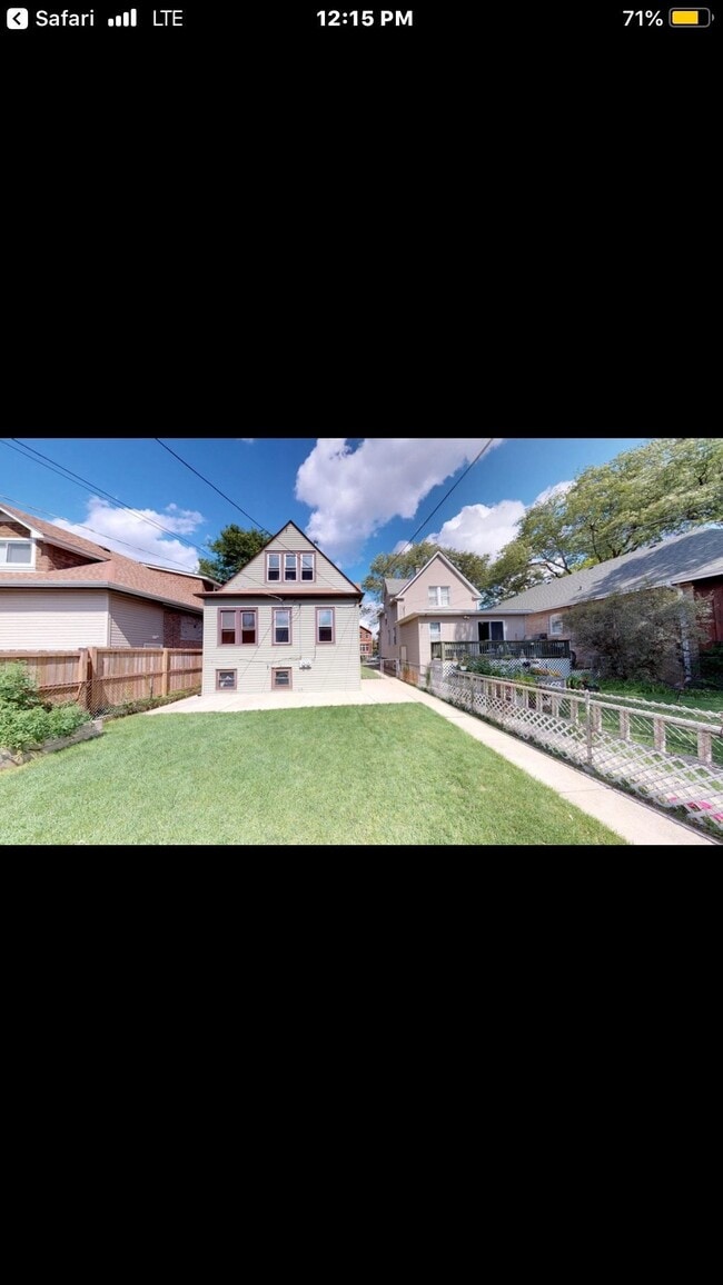 Building Photo - 5709 W Dakin St