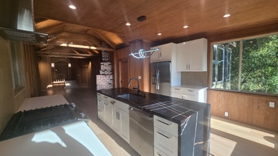 Building Photo - 2665-2665 Shasta Rd