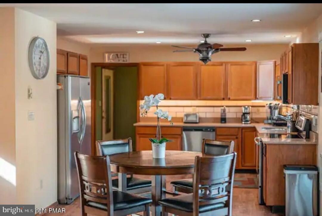 Foto principal - 6322 Laurel Rd