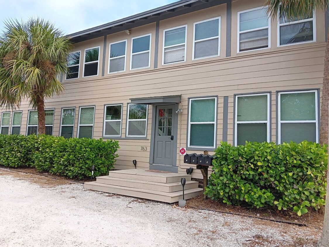 Primary Photo - So darn cute - large studio close to downtown St Pete