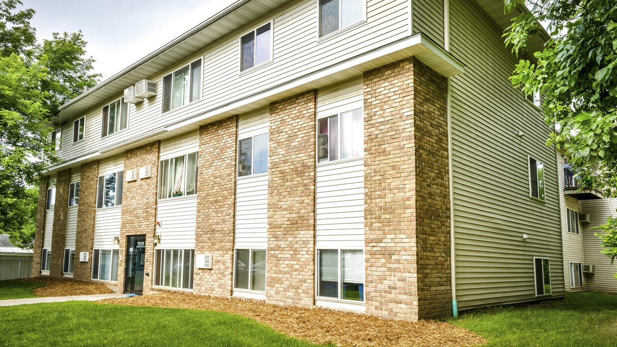 Pineridge Apartments Apartments Forest Lake, MN