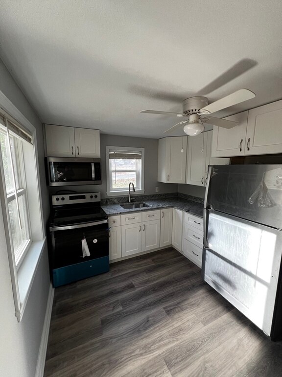 Building Photo - 517 Judson St