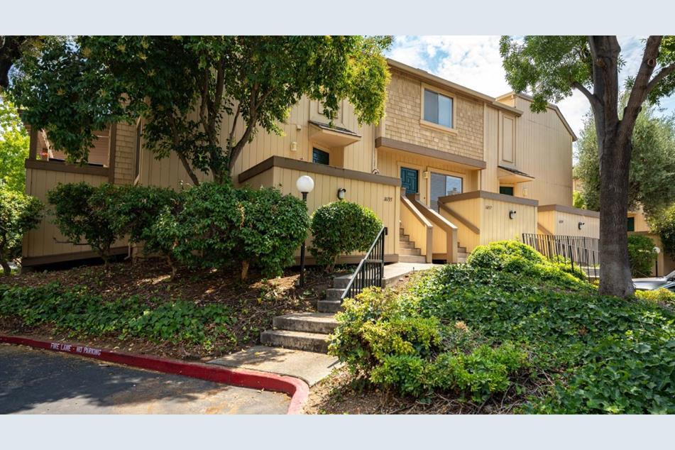 16137 Loretta Ln, Los Gatos, CA 95032 Condo for Rent in Los Gatos, CA