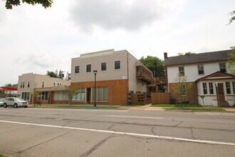 Building Photo - 217 W Cross St