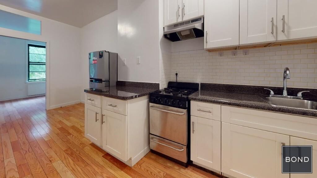 Primary Photo - 538 W 47th St