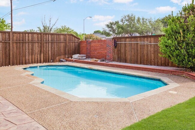 Photo - 8204 Tavaros Dr House