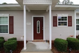 Building Photo - 348 Moss Creek Ln